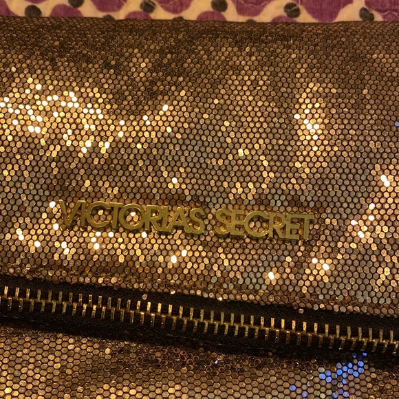 Victoria’s Secret gold metallic clutch. VS105 - Picture 2 of 5